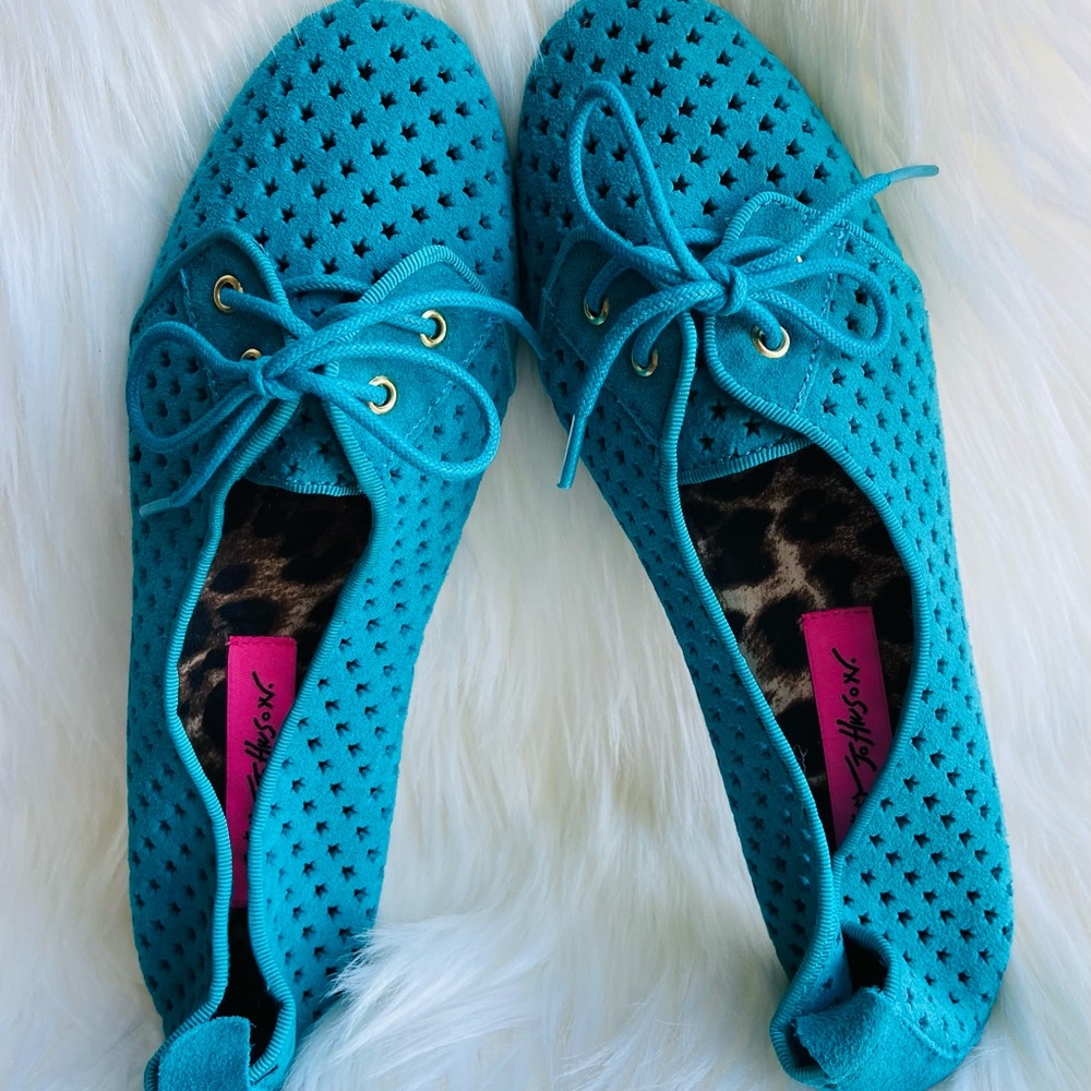 Betsey Johnson Blue green suede like flats size 5.5